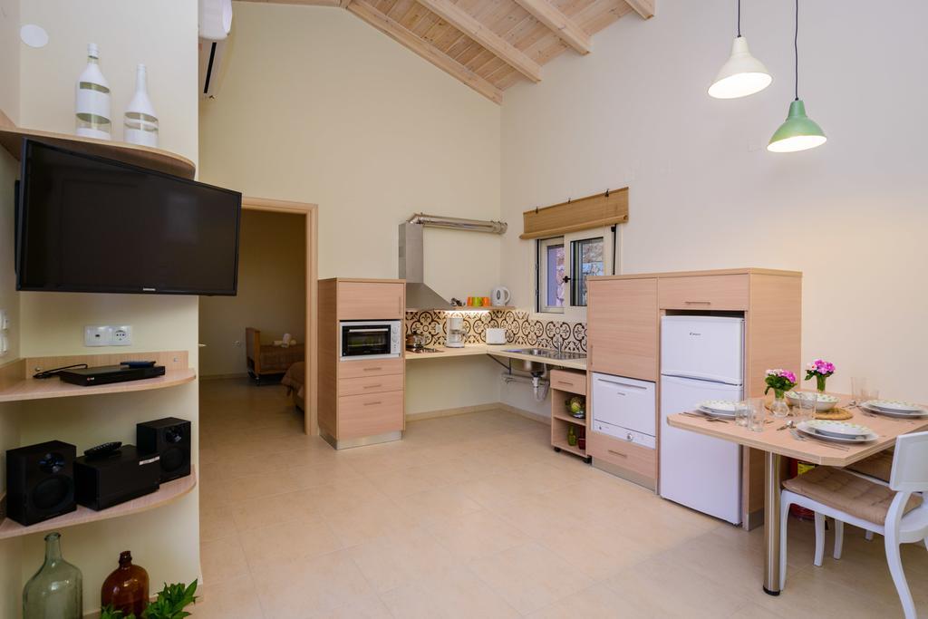 Aksos Suites Accessible Accommodation Agia  Bilik gambar