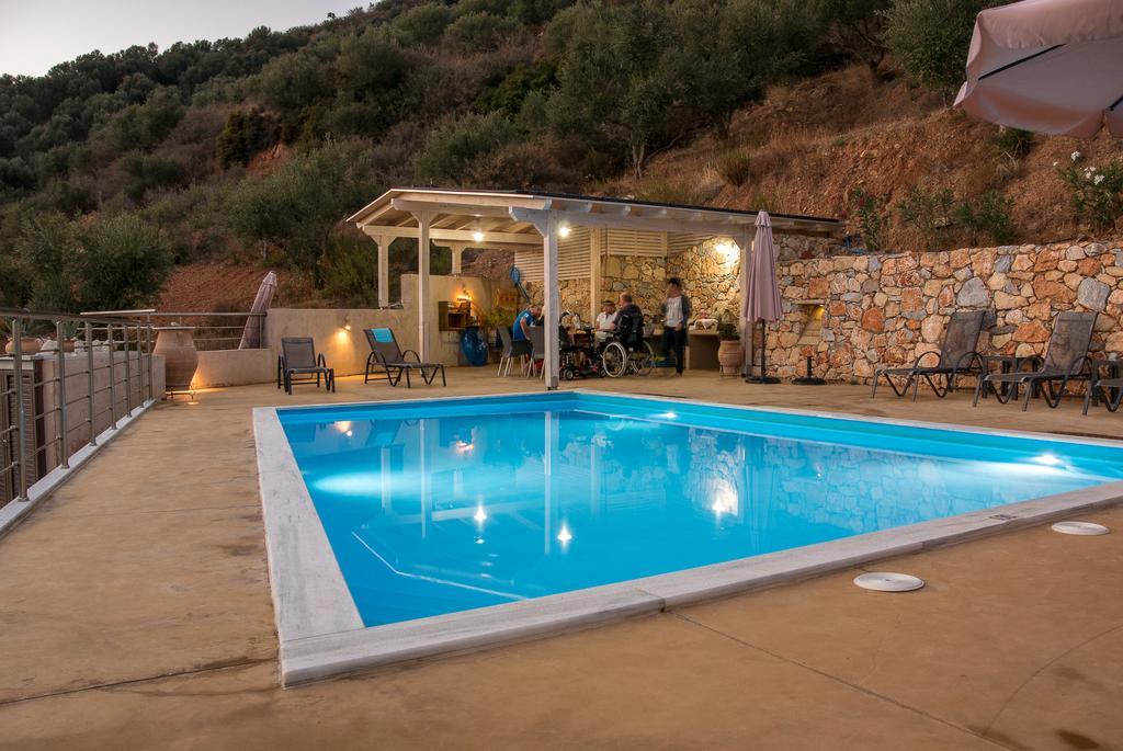 Aksos Suites Accessible Accommodation Agia  Luaran gambar