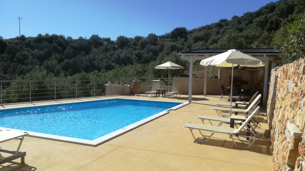 Aksos Suites Accessible Accommodation Agia  Luaran gambar